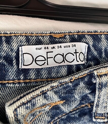 34 Beden Defacto Jean