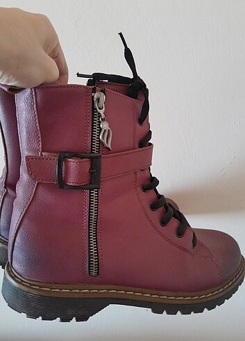 Zara Postal bot