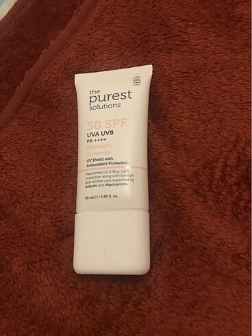The purest solutions lekeli ciltler için renk eşitleyici mavi ış