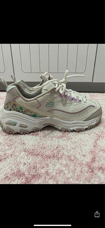 Skechers