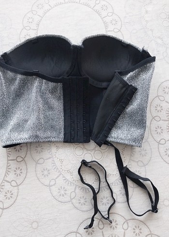 Düğmeli Gri Straplez Büstiyer - Görsel 3