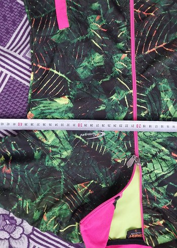 Yeşil Desenli Kadın Spor Takımı - Görsel 7