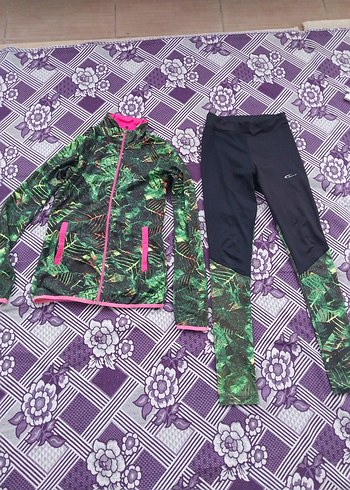 Yeşil Desenli Kadın Spor Takımı - Görsel 3