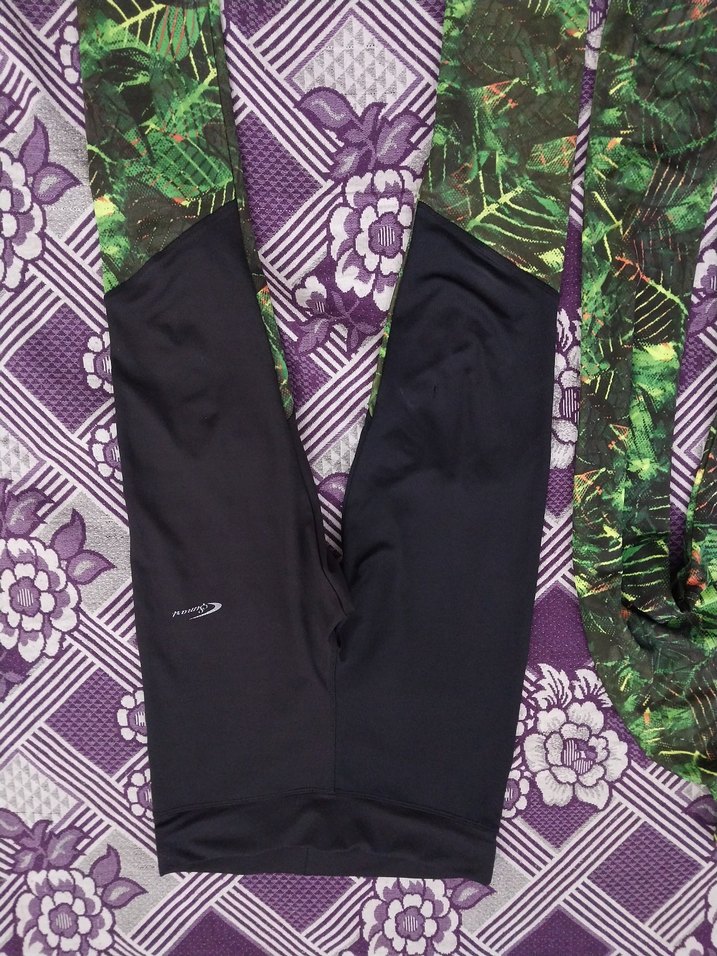 Yeşil Desenli Kadın Spor Takımı - Görsel 5