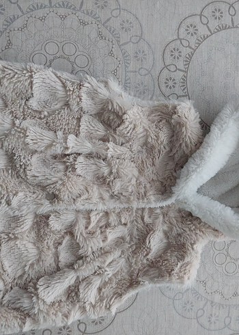 Kız Çocuk Bej Kürk Detaylı Yelek - Görsel 4