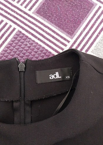 Siyah Midi Kısa Kollu Minimalist Elbise - Görsel 3