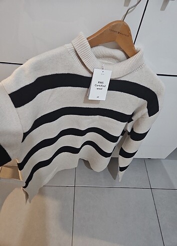 m Beden çeşitli Renk H&M marka kazak