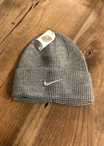 Gri Nike Örgü Kadın Bere