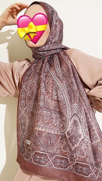 Etiketli moda kaşmir üründür