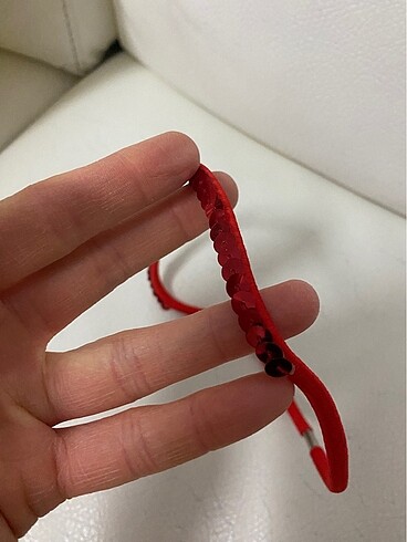 Beden çeşitli Renk 7 adet ilk fotodaki ve 2 adet lastikli tek tek eklenmiş taç