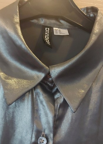 Gri Parlak Kadın Saten Gömlek - Görsel 3