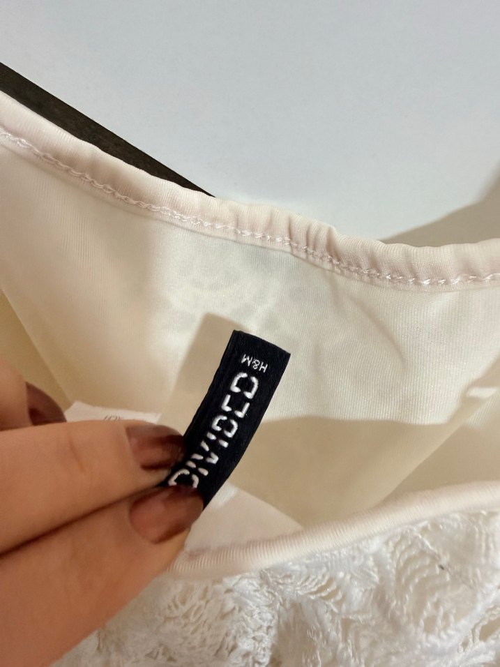 Beyaz Nakışlı Straplez Hamile Geceliği - Görsel 3