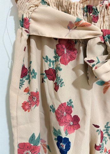 Volanlı, Çiçek Desenli Hamile Şortu - Görsel 3