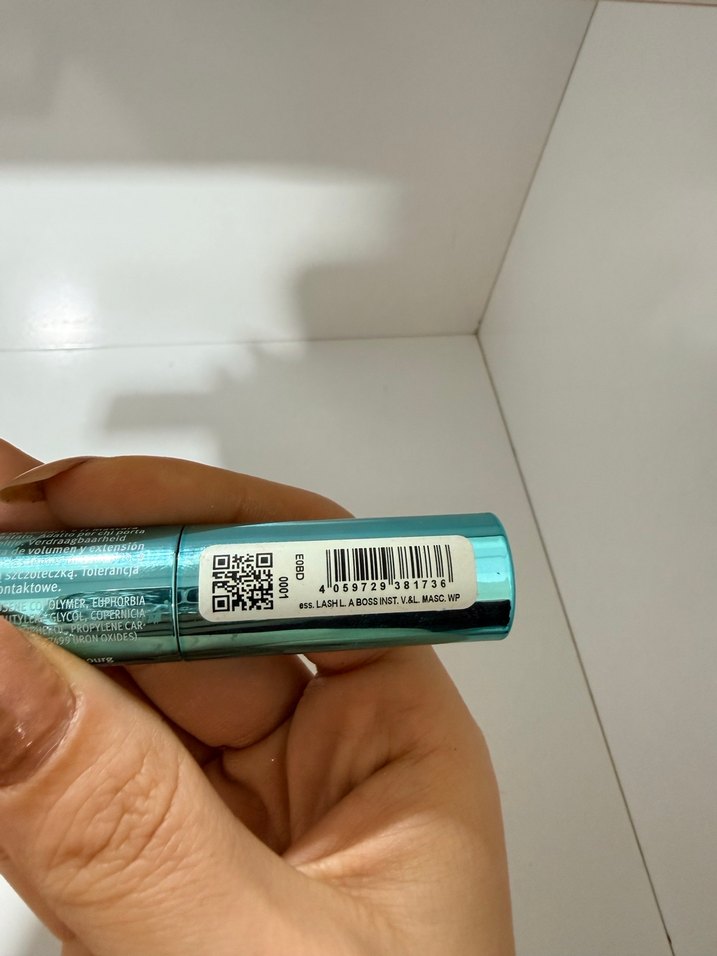 Parlak Turkuaz Essence Boss Maskara - Görsel 2