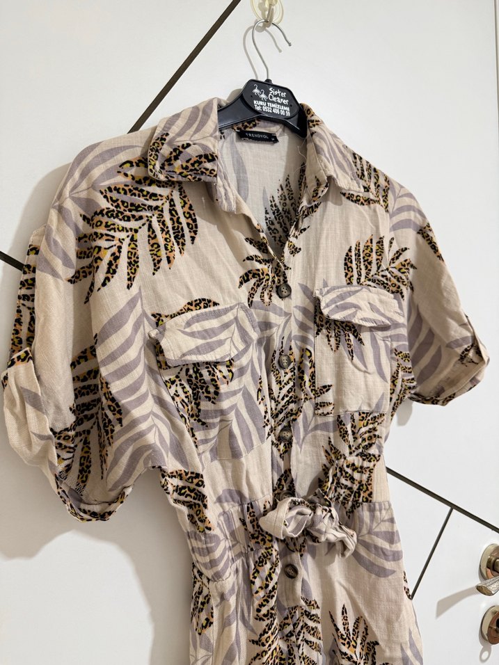 Bej Zebra Desenli Kısa Kollu Keten Tulum - Görsel 2