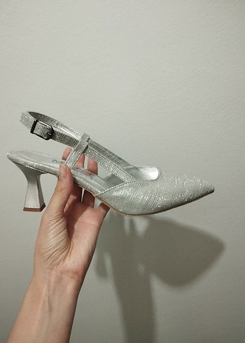 Diğer Gri Parlak Stiletto Topuklu Kadın Ayakkabı