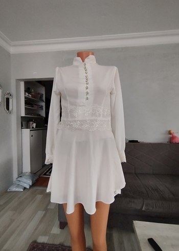 40 Beden Düğmeli Beyaz Mini Elbise, Uzun Kollu, Nakışlı
