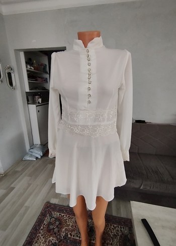 Düğmeli Beyaz Mini Elbise, Uzun Kollu, Nakışlı