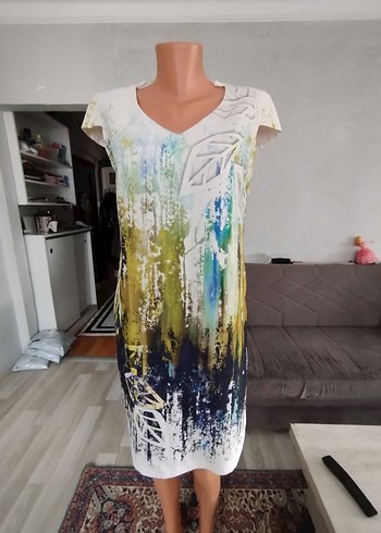 V Yaka Kısa Kollu Çok Renkli Mini Elbise