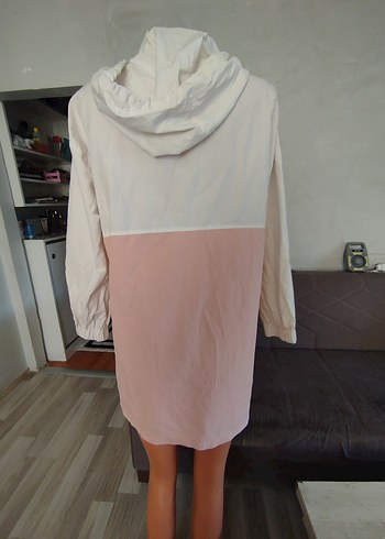 Drapeli Beyaz Mini Yağmurluk - Görsel 2