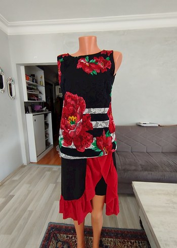 Çiçek Desenli Kırmızı Volanlı Mini Elbise