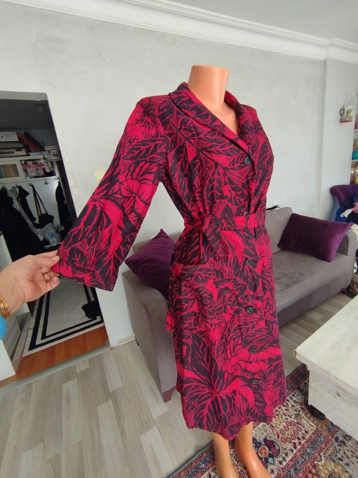 Bordo Desenli Uzun Düğmeli Ofis Elbisesi - Görsel 3