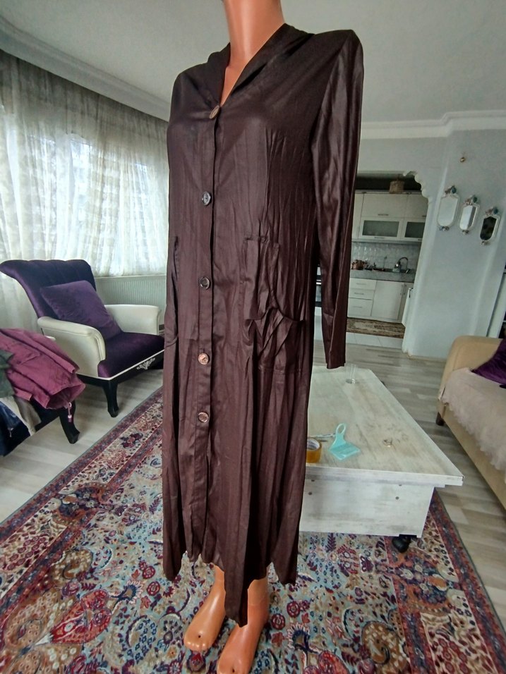 Düğmeli Kahverengi Uzun Keten Kadın Yağmurluk - Görsel 5