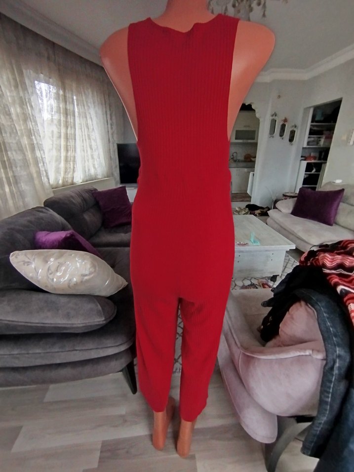 Kırmızı V Yaka Fırfırlı Mini Tulum - Görsel 2