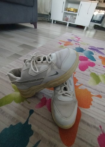 38 Beden Beyaz Bağcıklı Kadın Spor Ayakkabı