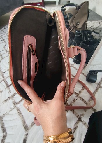 Pembe Deri Kadın Çanta Orjinal fermuarı bozuk - Görsel 4