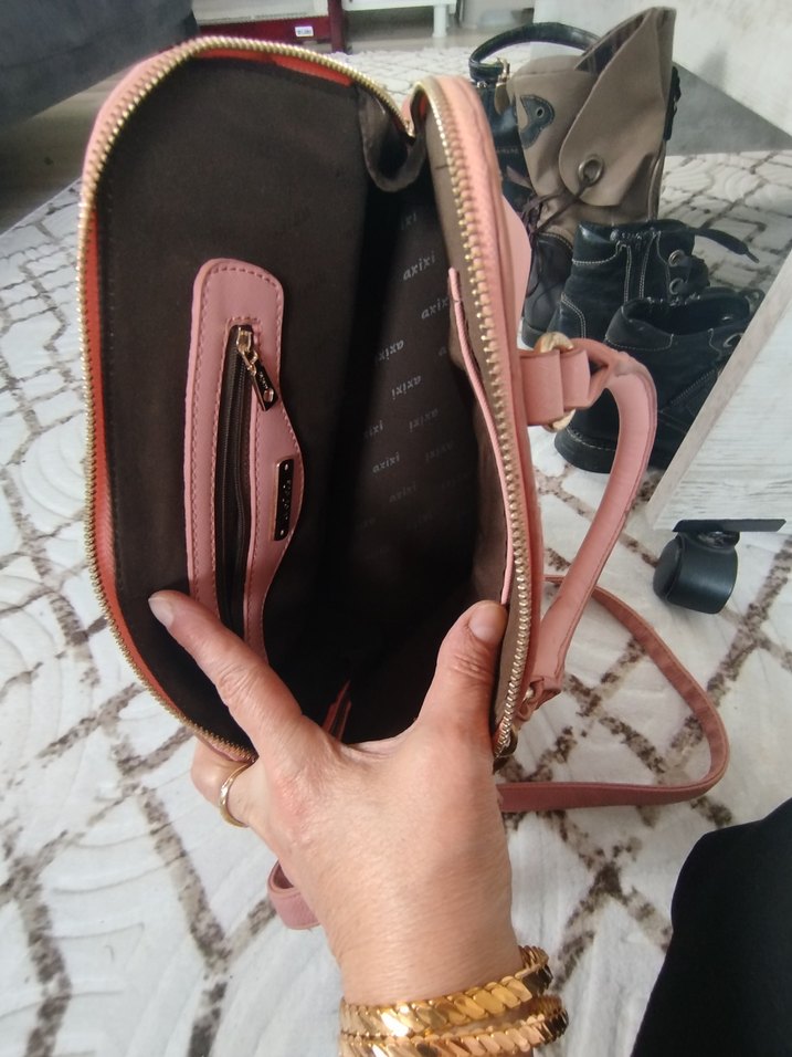 Pembe Deri Kadın Çanta Orjinal fermuarı bozuk - Görsel 4