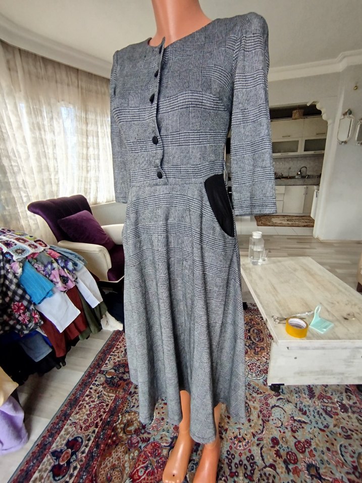 Düğmeli Gri Uzun Kadın Elbise - Görsel 2