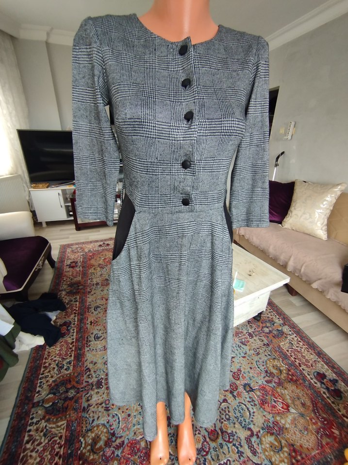 Düğmeli Gri Uzun Kadın Elbise - Görsel 3