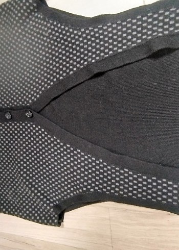 Düğmeli Siyah V Yaka Kadın Yelek - Görsel 9