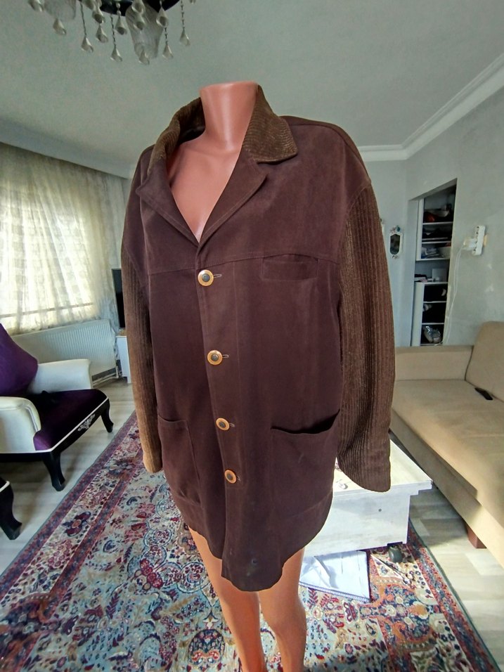 Düğmeli Kahverengi Süet Erkek Ceket Önünde küçük deluk var - Görsel 2