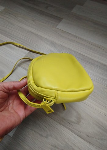 Sarı Deri Kadın Çapraz Çanta Fermuarlı - Görsel 3