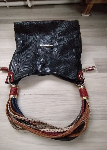 Kilit Tokalı Siyah Yılan Derisi Desenli Kadın Çanta - Görsel 2