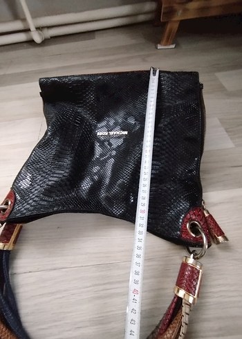 Kilit Tokalı Siyah Yılan Derisi Desenli Kadın Çanta - Görsel 6