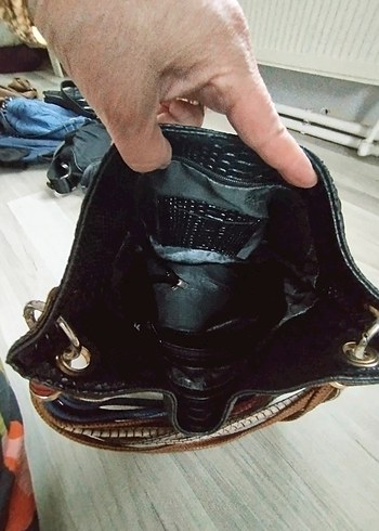 Kilit Tokalı Siyah Yılan Derisi Desenli Kadın Çanta - Görsel 4