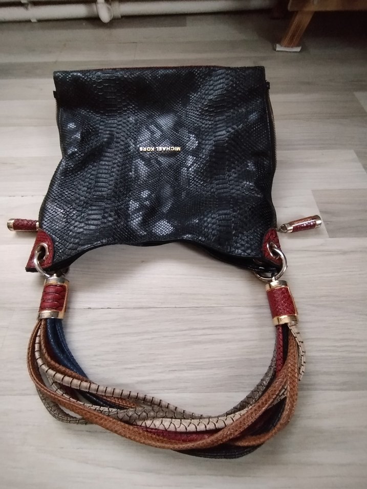 Kilit Tokalı Siyah Yılan Derisi Desenli Kadın Çanta - Görsel 2