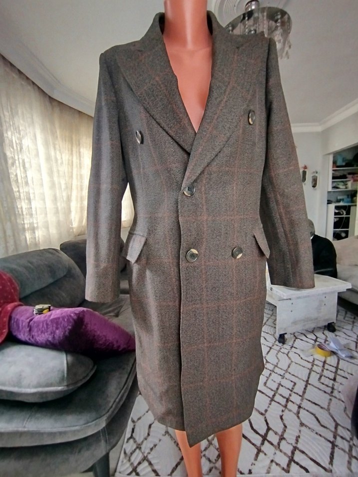 Uzun Kahverengi Düğmeli Erkek Kaban - Görsel 2