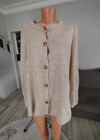 Bej Düğmeli Midi Kadın Hırka