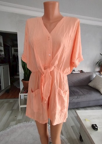 Pembe Kısa Kol V Yaka Düğmeli Mini tulum