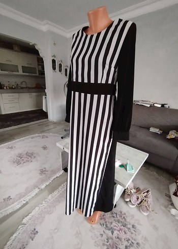 Alvina Uzun Kollu Siyah Beyaz Çizgili Uzun Elbise