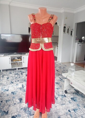40 Beden kırmızı Renk Caliiya marka elbise 