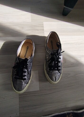 37 Beden Superga marka ayakkabı