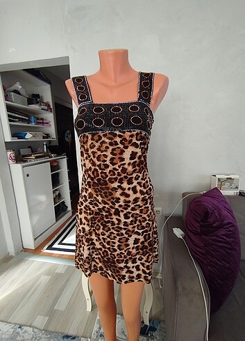 Enzo Angiolini Küçük taşlarda işlenmiş elbise