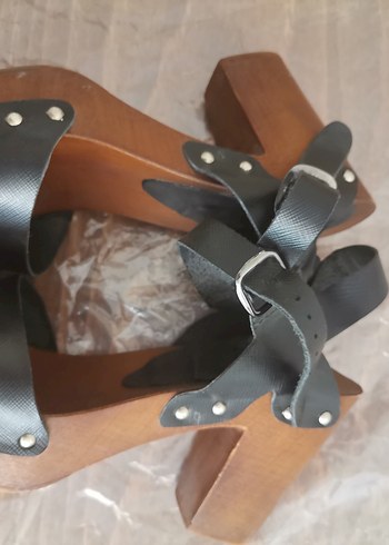 38 Beden siyah Renk İnci marka Siyah Deri Dolgu Topuklu Kadın Sandalet