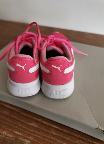 36 Beden Kız çocuk puma spor ayakkabı 36 numara nar çiçeği rengi makinede