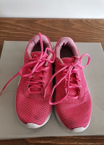 36 Beden pembe Renk Kız çocuk puma spor ayakkabı 36 numara nar çiçeği rengi makinede